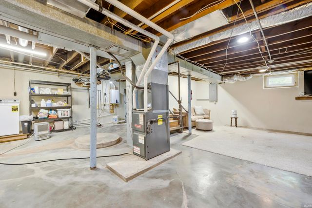 8733 New Harmony Road, Evansville, IN 47720