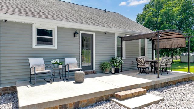 8733 New Harmony Road, Evansville, IN 47720