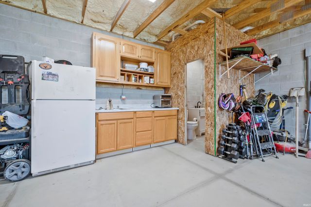 8733 New Harmony Road, Evansville, IN 47720