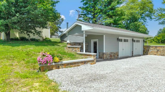 8733 New Harmony Road, Evansville, IN 47720