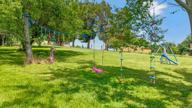8733 New Harmony Road, Evansville, IN 47720