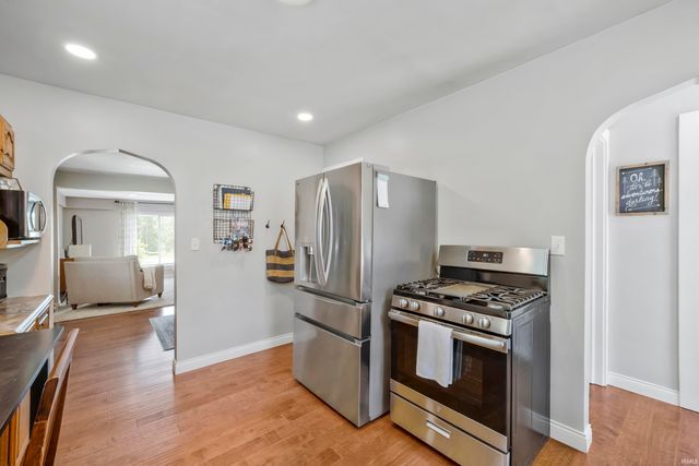 8733 New Harmony Road, Evansville, IN 47720