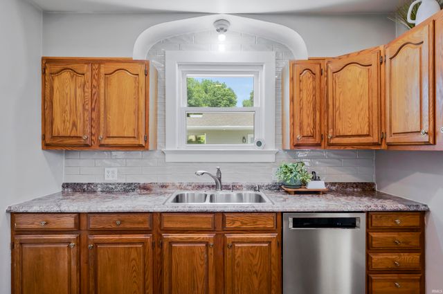 8733 New Harmony Road, Evansville, IN 47720