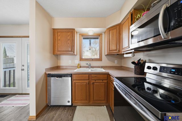 2111 NW 55th Street, Lincoln, NE 68528