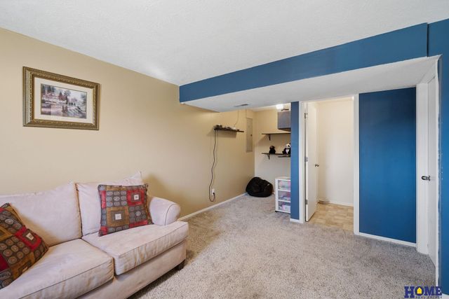 2111 NW 55th Street, Lincoln, NE 68528