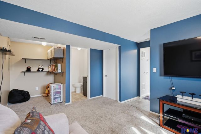 2111 NW 55th Street, Lincoln, NE 68528