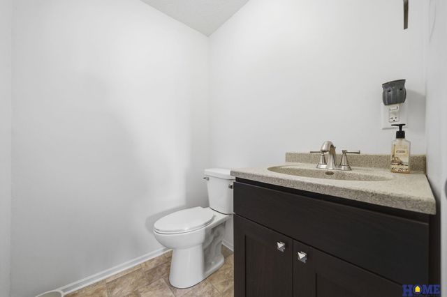 2111 NW 55th Street, Lincoln, NE 68528