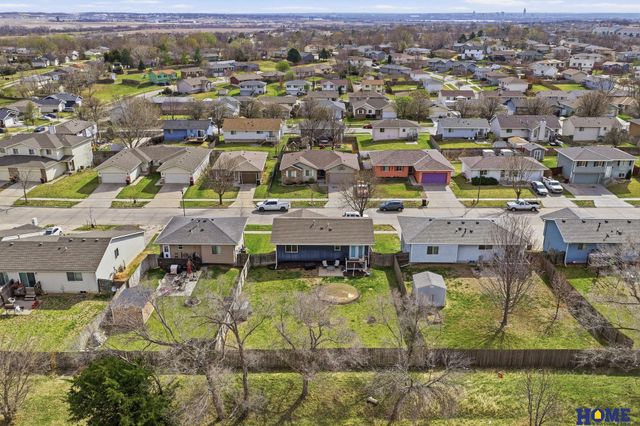 2111 NW 55th Street, Lincoln, NE 68528