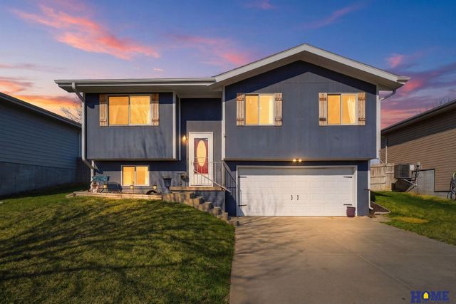 2111 NW 55th Street, Lincoln, NE 68528