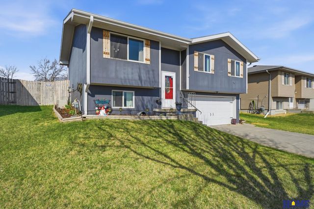 2111 NW 55th Street, Lincoln, NE 68528