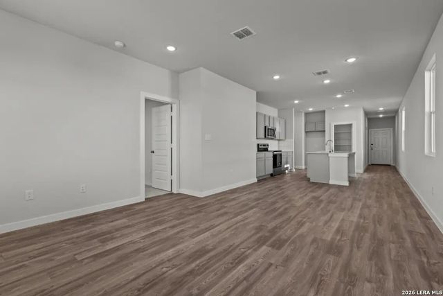 9950 Chavaneaux Lndg, San Antonio, TX 78221