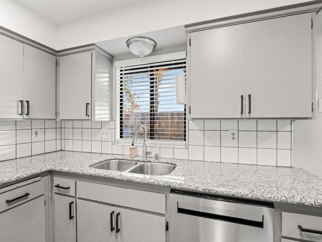 1650 Fir Avenue, Clovis, CA 93611