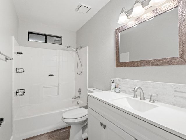 1650 Fir Avenue, Clovis, CA 93611