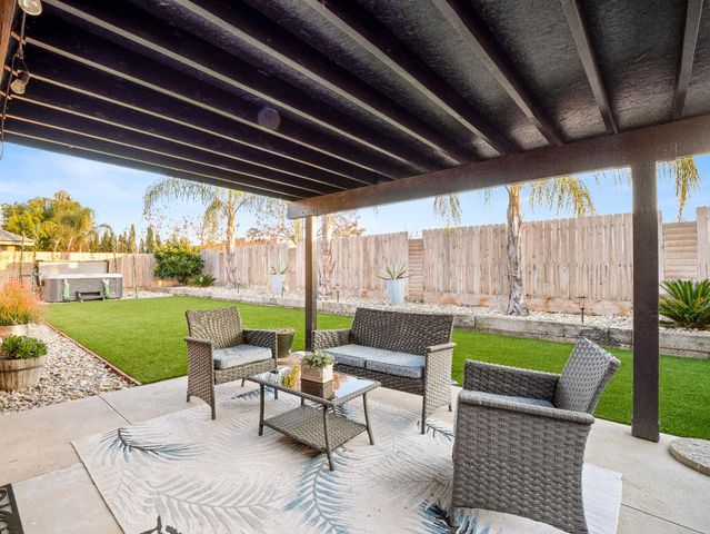 1650 Fir Avenue, Clovis, CA 93611