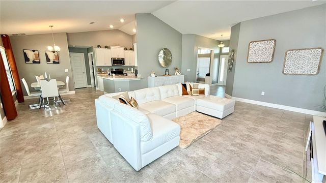 4015 TULLAMORE LANE, Auburndale, FL 33823