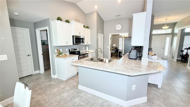 4015 TULLAMORE LANE, Auburndale, FL 33823