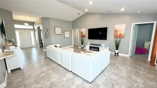 4015 TULLAMORE LANE, Auburndale, FL 33823