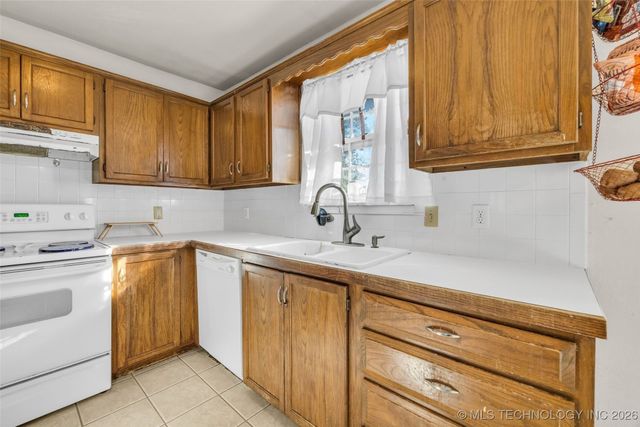 17715 S Santa Fe Street, Mounds, OK 74047