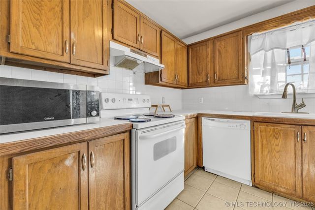 17715 S Santa Fe Street, Mounds, OK 74047