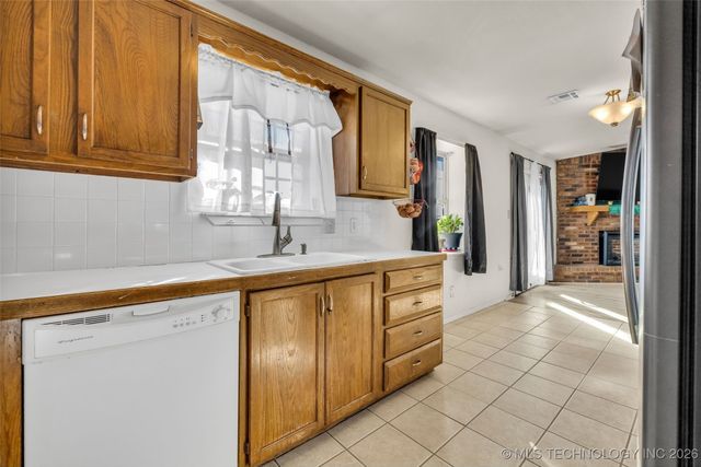 17715 S Santa Fe Street, Mounds, OK 74047