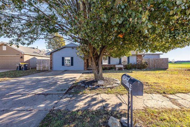 17715 S Santa Fe Street, Mounds, OK 74047