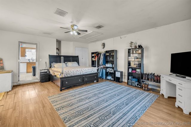 17715 S Santa Fe Street, Mounds, OK 74047