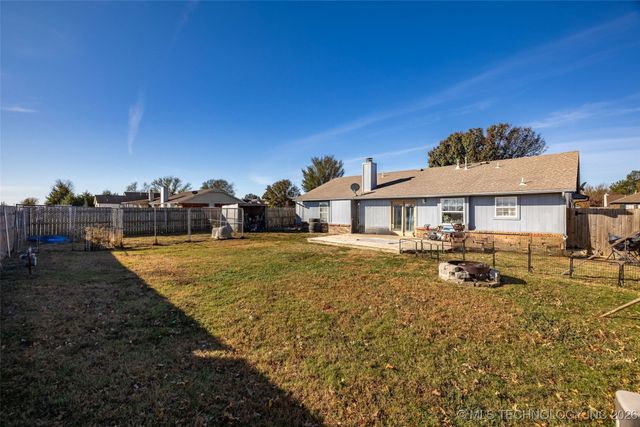 17715 S Santa Fe Street, Mounds, OK 74047