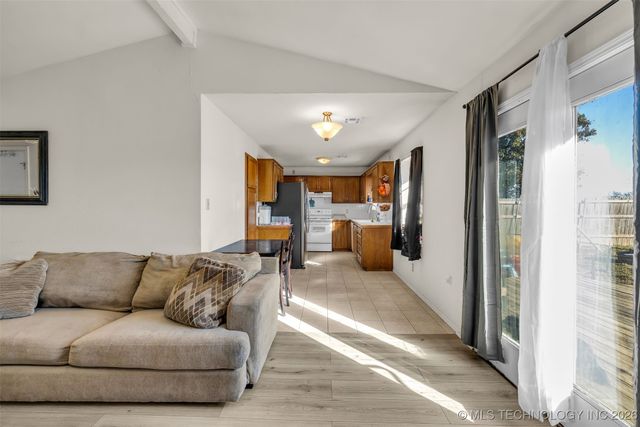 17715 S Santa Fe Street, Mounds, OK 74047