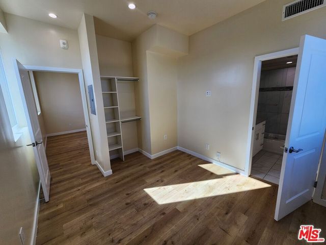 2726 S Cochran Avenue 202, Los Angeles, CA 90016