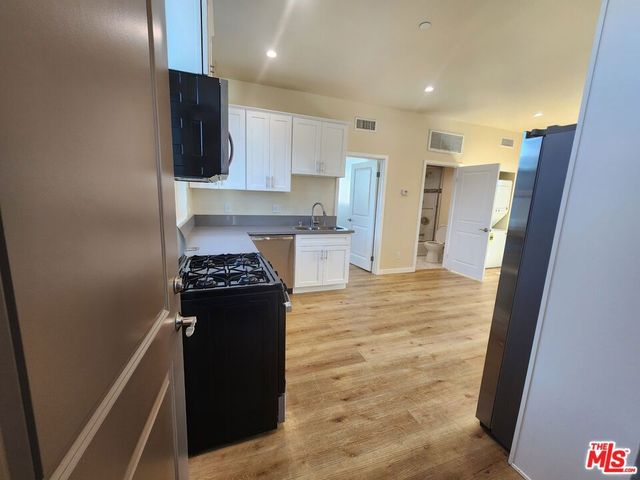 2726 S Cochran Avenue 202, Los Angeles, CA 90016