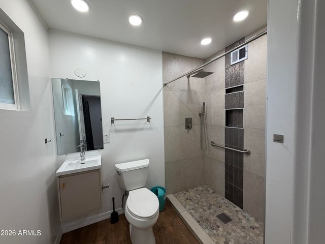 2 E PIEDMONT Road, Phoenix, AZ 85042