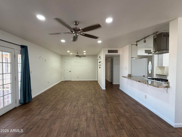 2 E PIEDMONT Road, Phoenix, AZ 85042