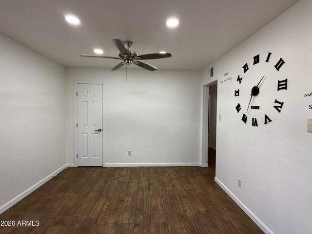 2 E PIEDMONT Road, Phoenix, AZ 85042