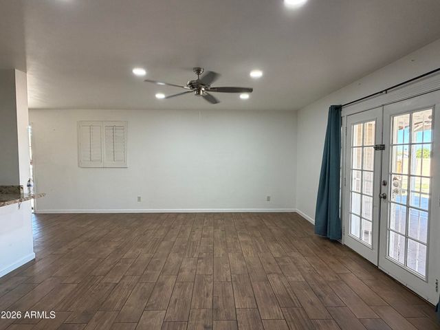 2 E PIEDMONT Road, Phoenix, AZ 85042