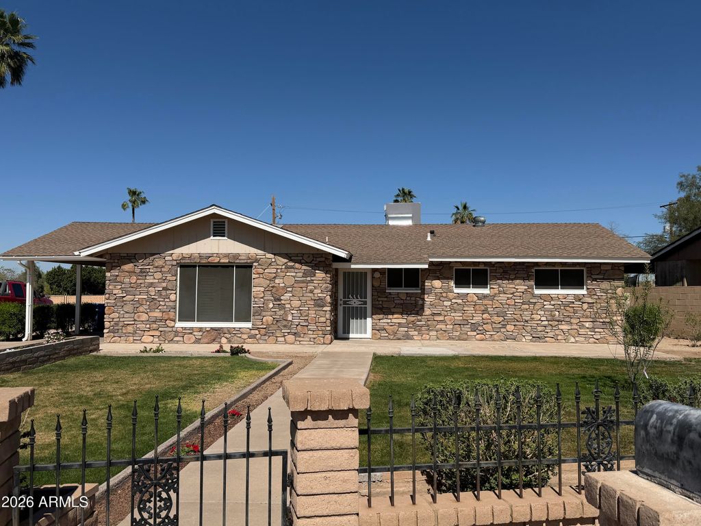 2 E PIEDMONT Road, Phoenix, AZ 85042