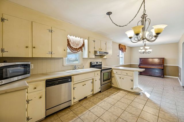 2921 Blanton Chapel Rd, Manchester, TN 37355