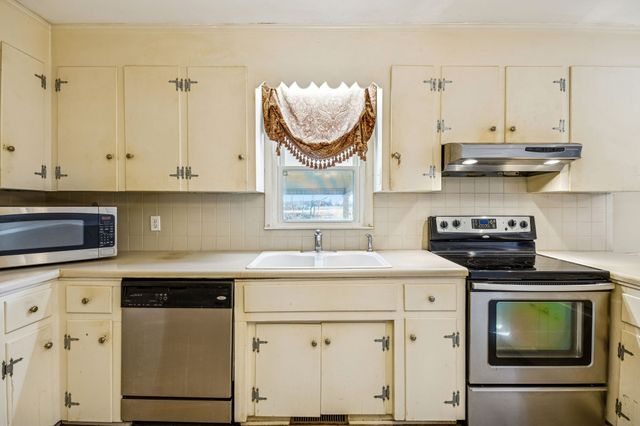 2921 Blanton Chapel Rd, Manchester, TN 37355