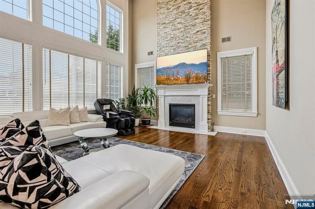 196 Haase Avenue, Paramus, NJ 07652