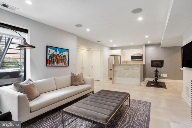 2927 ARIZONA AVE NW, Washington, DC 20016