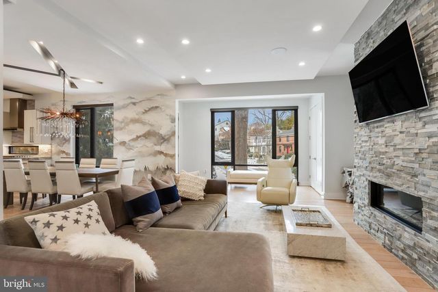 2927 ARIZONA AVE NW, Washington, DC 20016