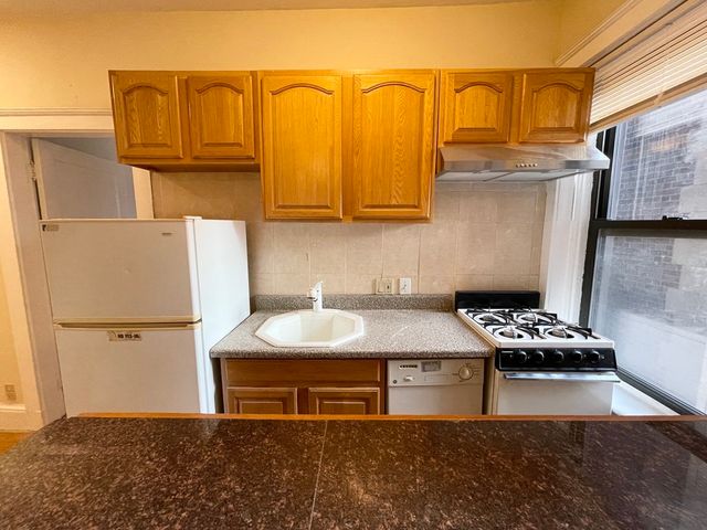 1269 Commonwealth Ave 4, Boston, MA 02134