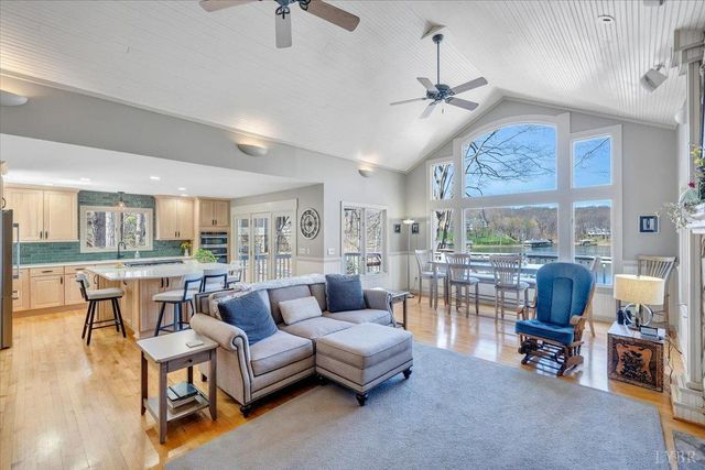 150 Waterwood Drive, Moneta, VA 24121