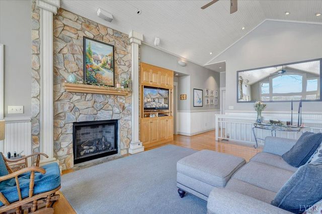 150 Waterwood Drive, Moneta, VA 24121