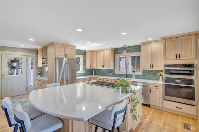 150 Waterwood Drive, Moneta, VA 24121