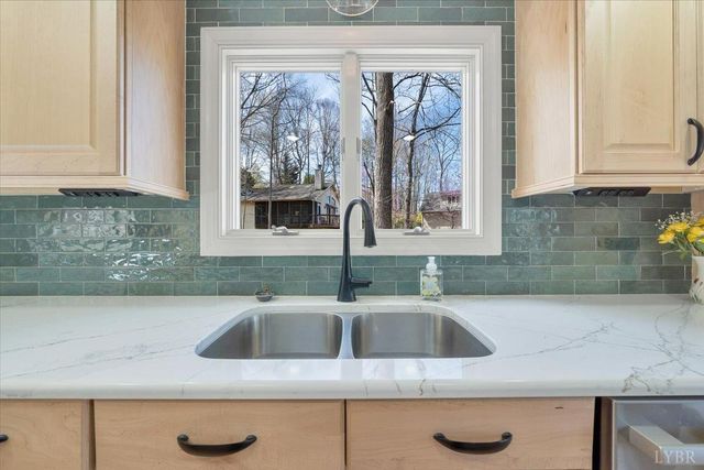 150 Waterwood Drive, Moneta, VA 24121