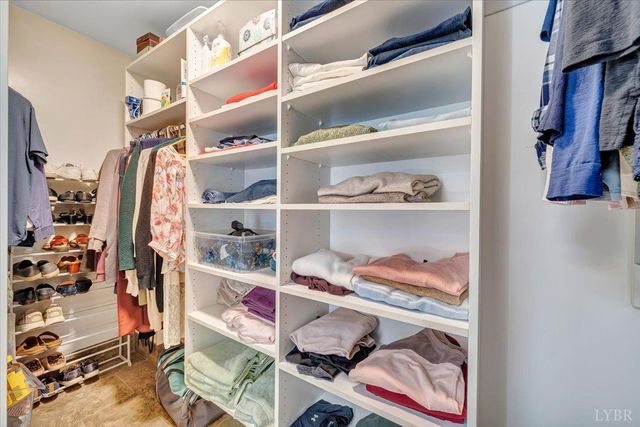 150 Waterwood Drive, Moneta, VA 24121