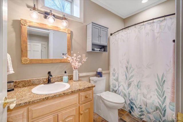 150 Waterwood Drive, Moneta, VA 24121