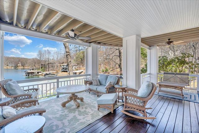 150 Waterwood Drive, Moneta, VA 24121