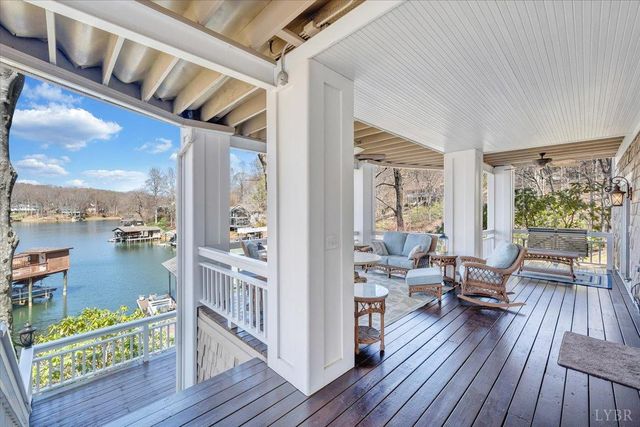 150 Waterwood Drive, Moneta, VA 24121