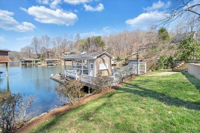 150 Waterwood Drive, Moneta, VA 24121